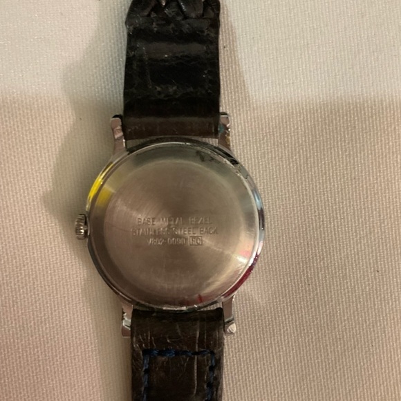Rare Vintage Women’s Mickey Mouse Watch. Sub Dial V802-0090 Working .New battery main image 9